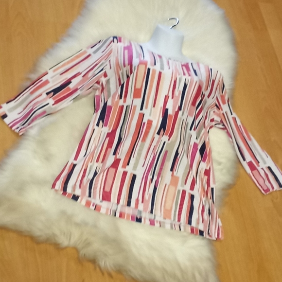 JM Collection Textured Printed Blouse - Picture 10 of 11